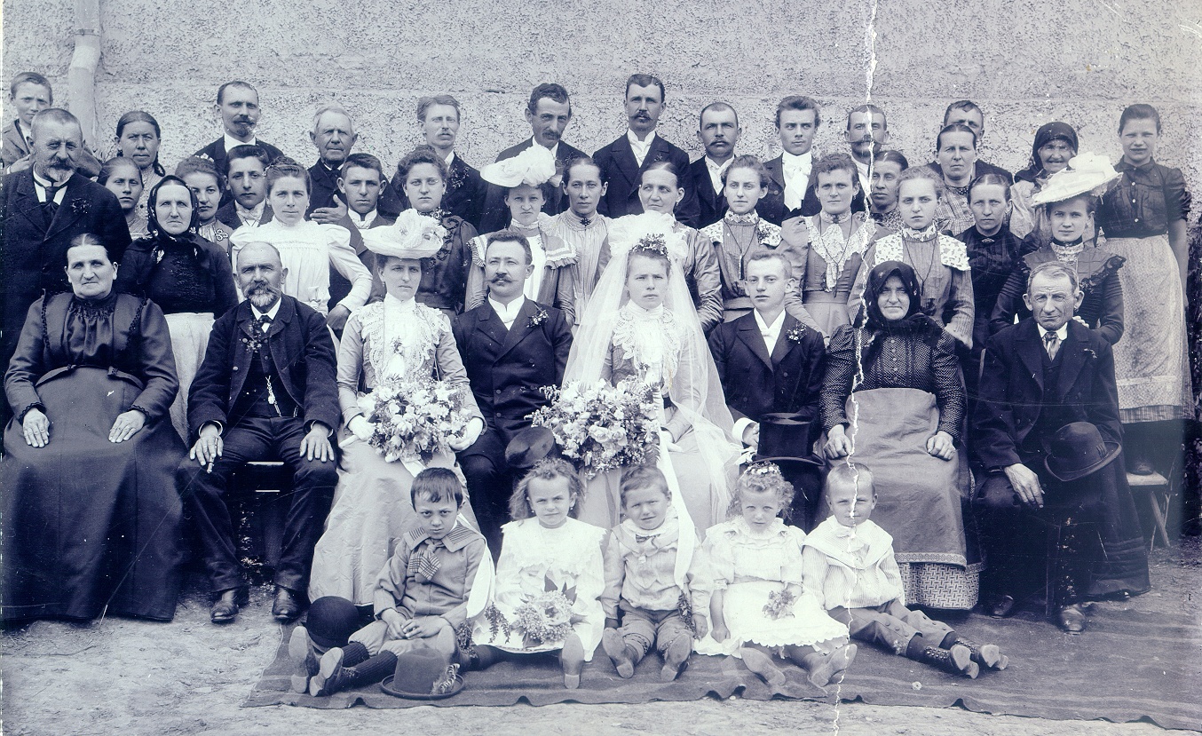 Double wedding 1902 in Braunsdorf - Antonia Elisabeth ROSNER marries Wilhelm JAROSCH, Theresia ROSNER marries Albert KRAUSE