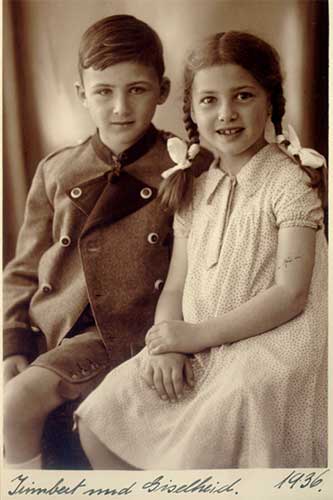 Irimbert PATSCHEIDER mit seiner Schwester Giselheid (1936)