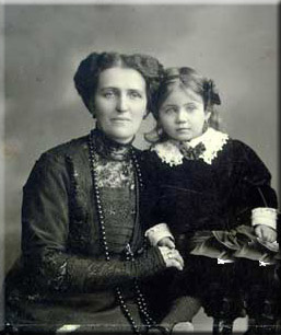 Antonia ROSNER und Tochter Wilhelmine