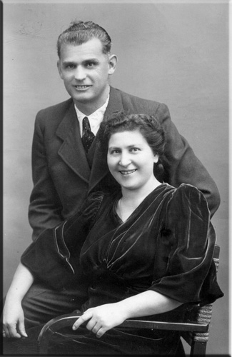 Maria VORDERWINKLER 1906-2004 (married MANN) and Anton MANN (our Aunt Mimi)