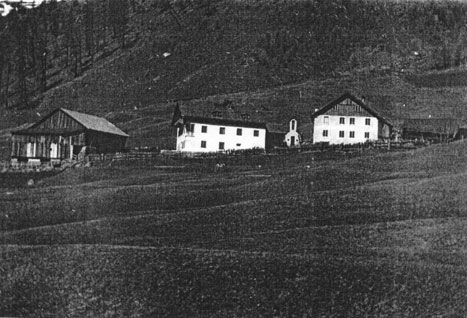 Dieses Bild mit dem Titel „Der Patscheiderhof  (1803 m)” war der Dissertation noch angefügt, man kann daher davon ausgehen, dass es vor 1950 aufgenommen wurde